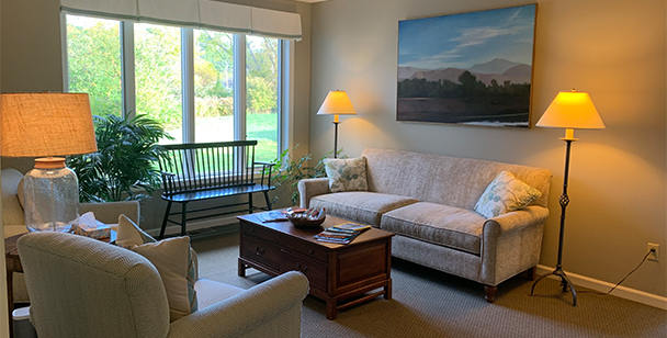 Patient waiting room at Jonathan E. Mason, DMD